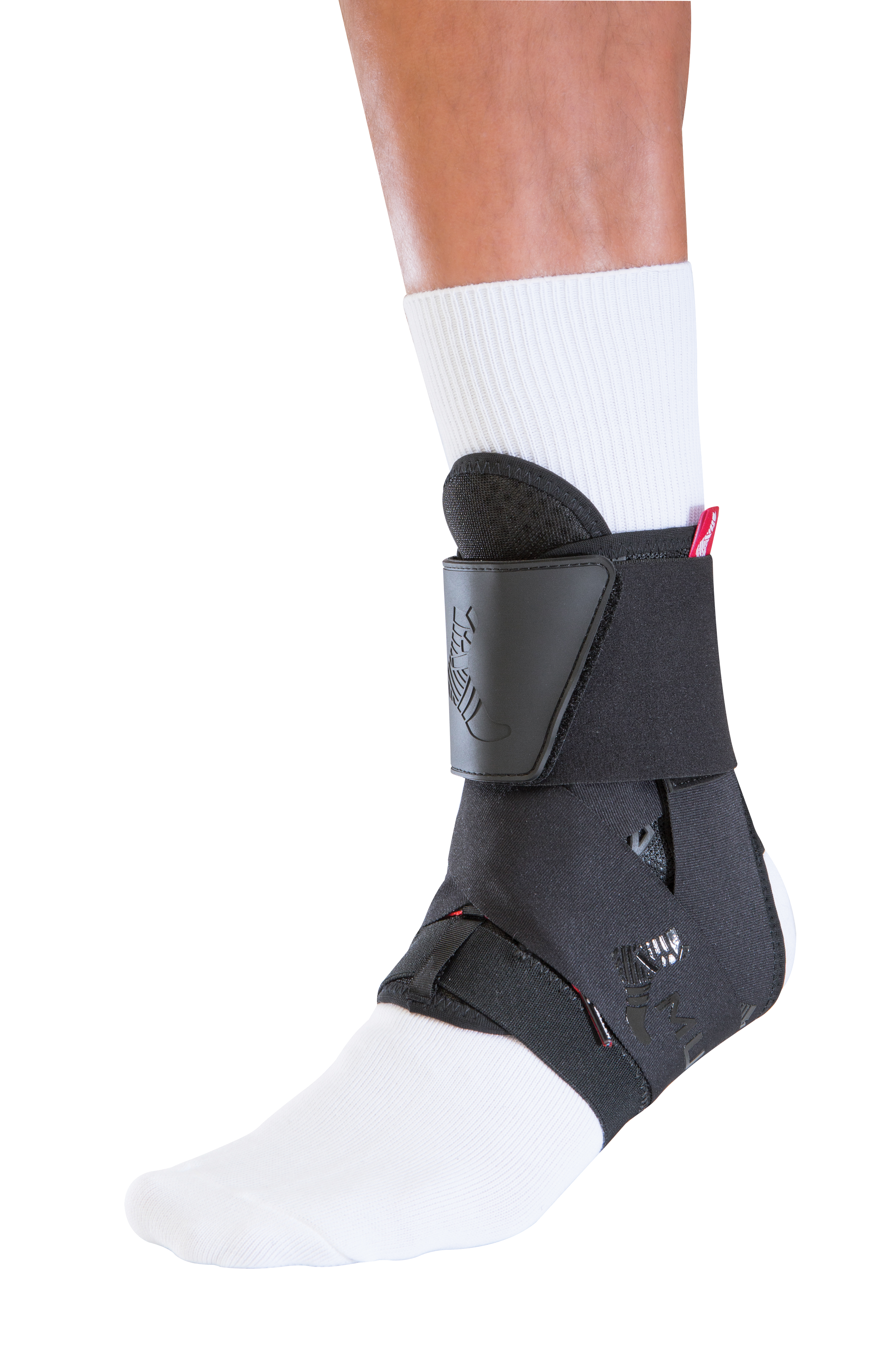 Mueller The One Ankle Brace 4888 Fussgelenkbandage frontal angezogen