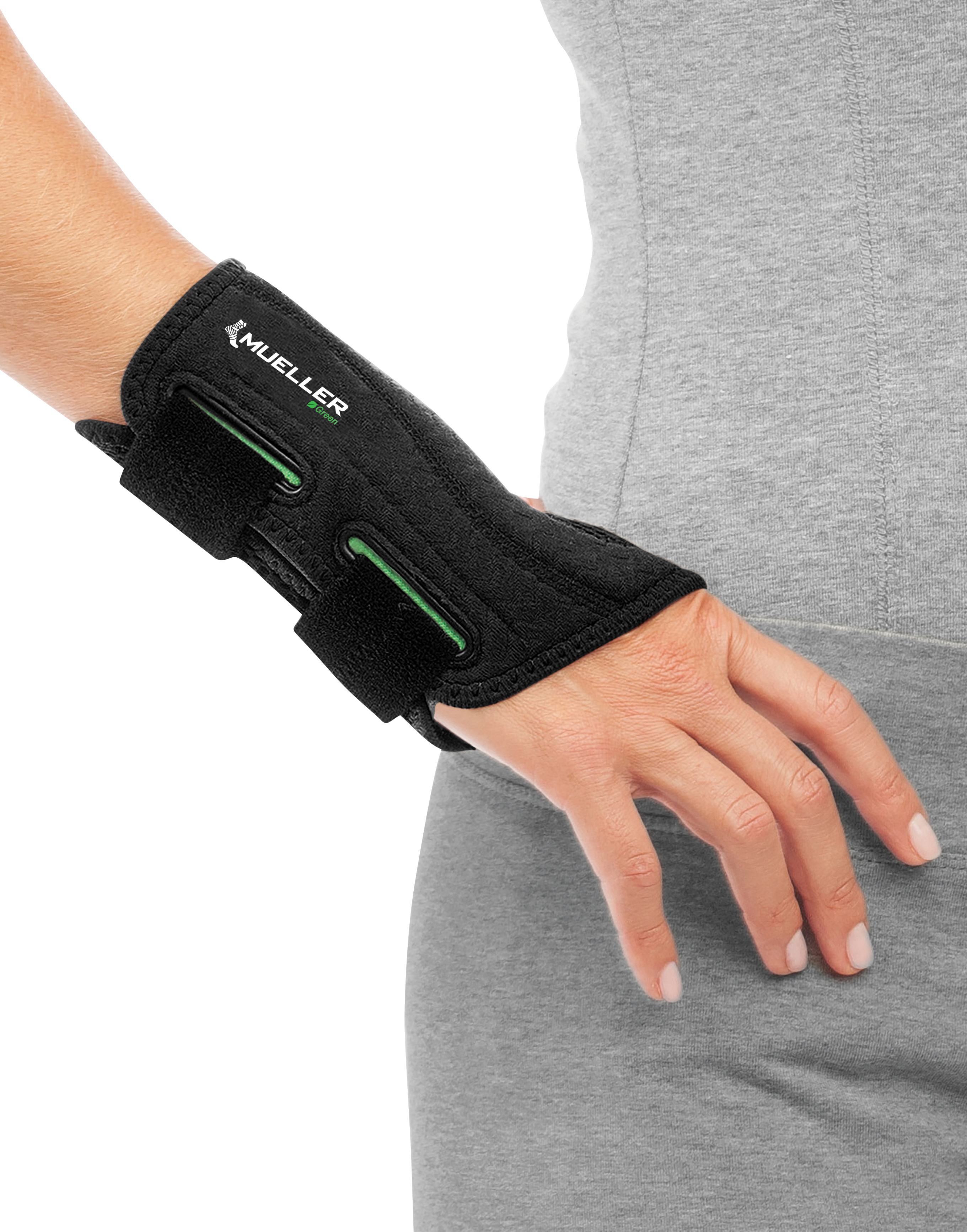 Mueller Greenline Fitted Wrist Brace 8627 Demonstration Handgelenk in Hüfte