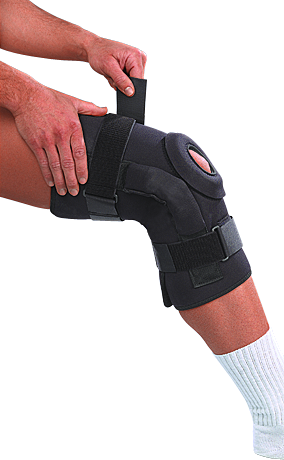 Mueller ProLevel Hinged Knee Brace 5333 Anlage am Knie seitlich