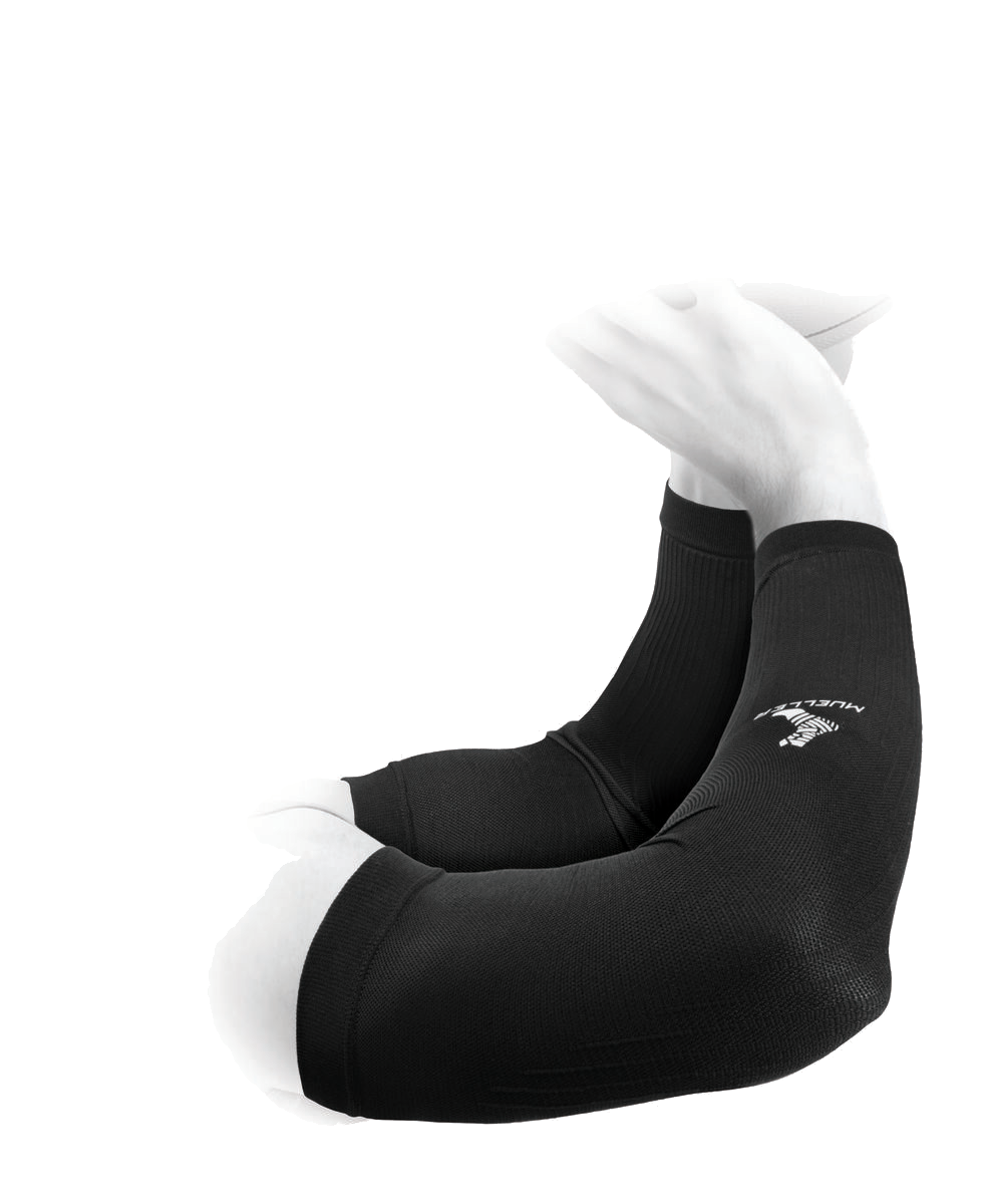 Mueller Graduated Compression Arm Sleeves 7202 Demonstration Basketball beim Wurf ausgeblichen